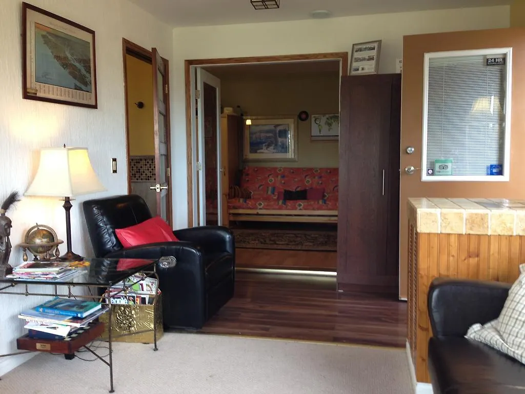 Heather Place Inn Lantzville
